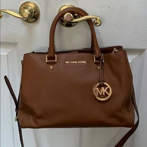 Michael Kors Bedford Md Tote in Luggage Color